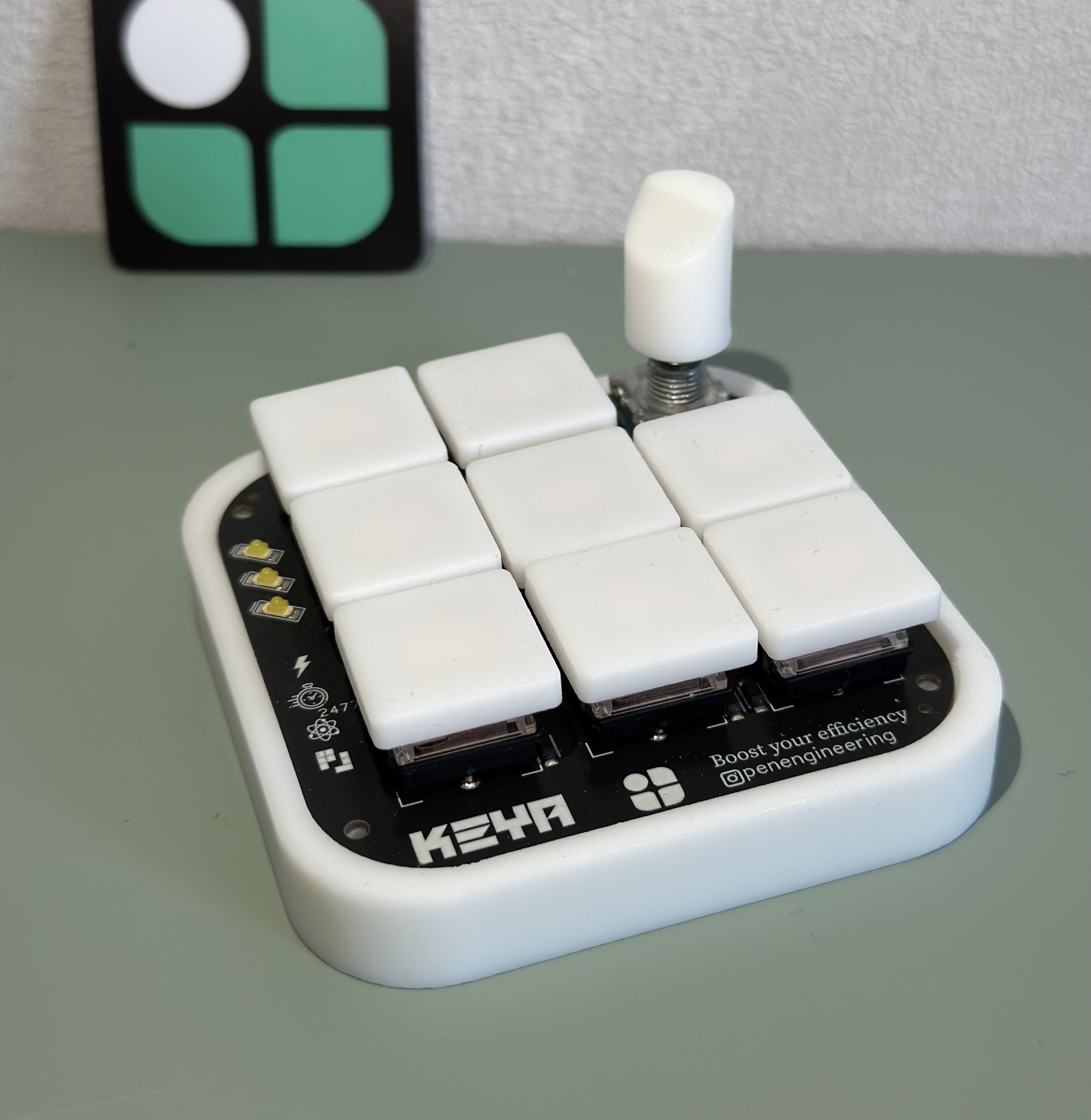 KeyaPad V2 in Arctic White showing hot-swappable Kailh sockets